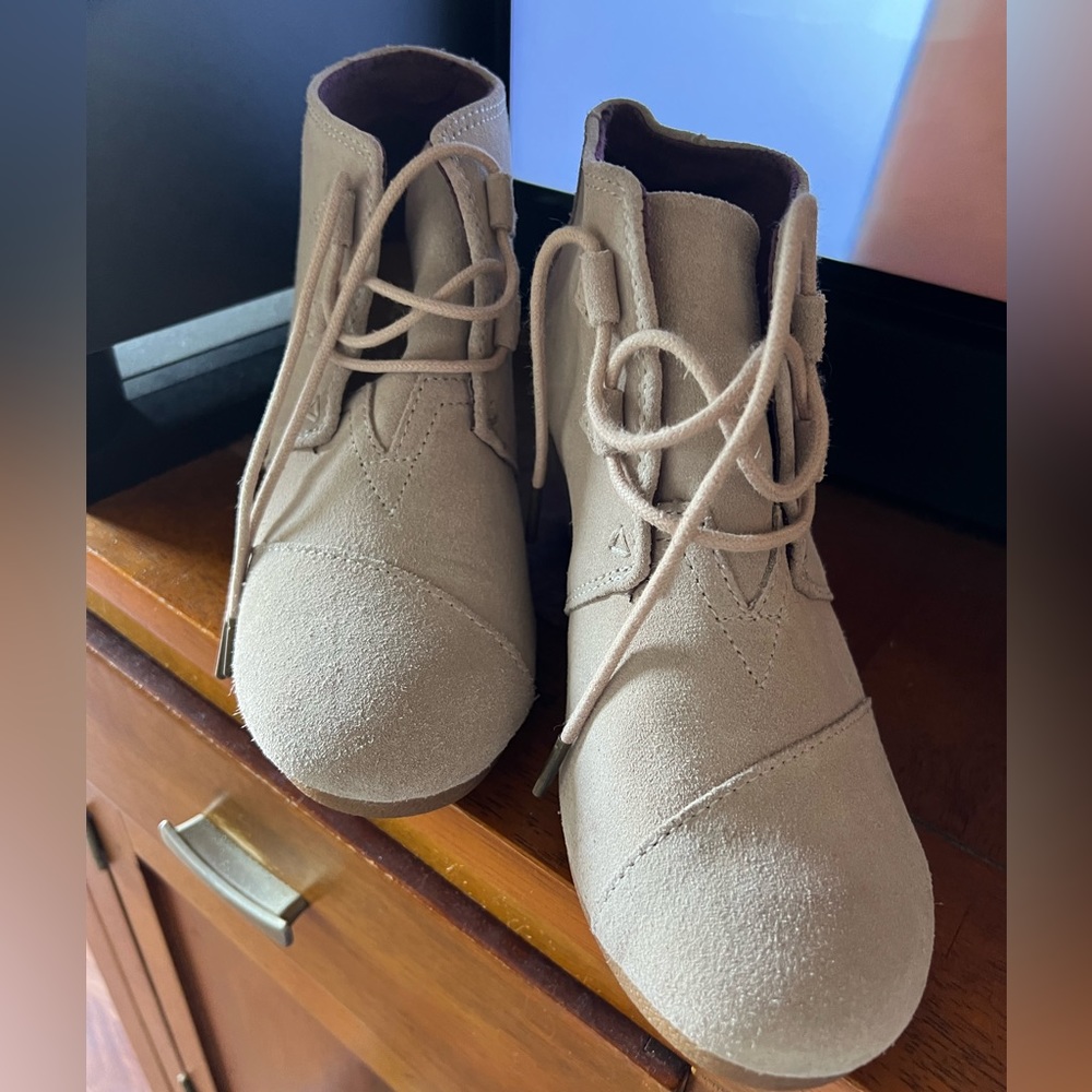 Tom’s Wedges 8.5